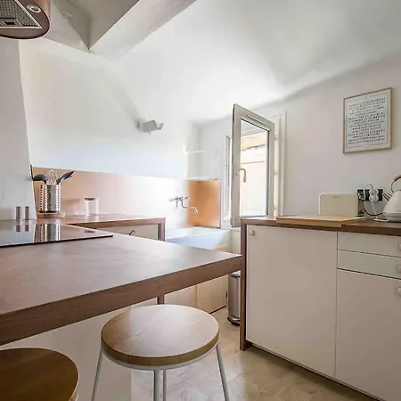 Petit Cocon Avec Vue Dernier Etage - Mazarin 1833